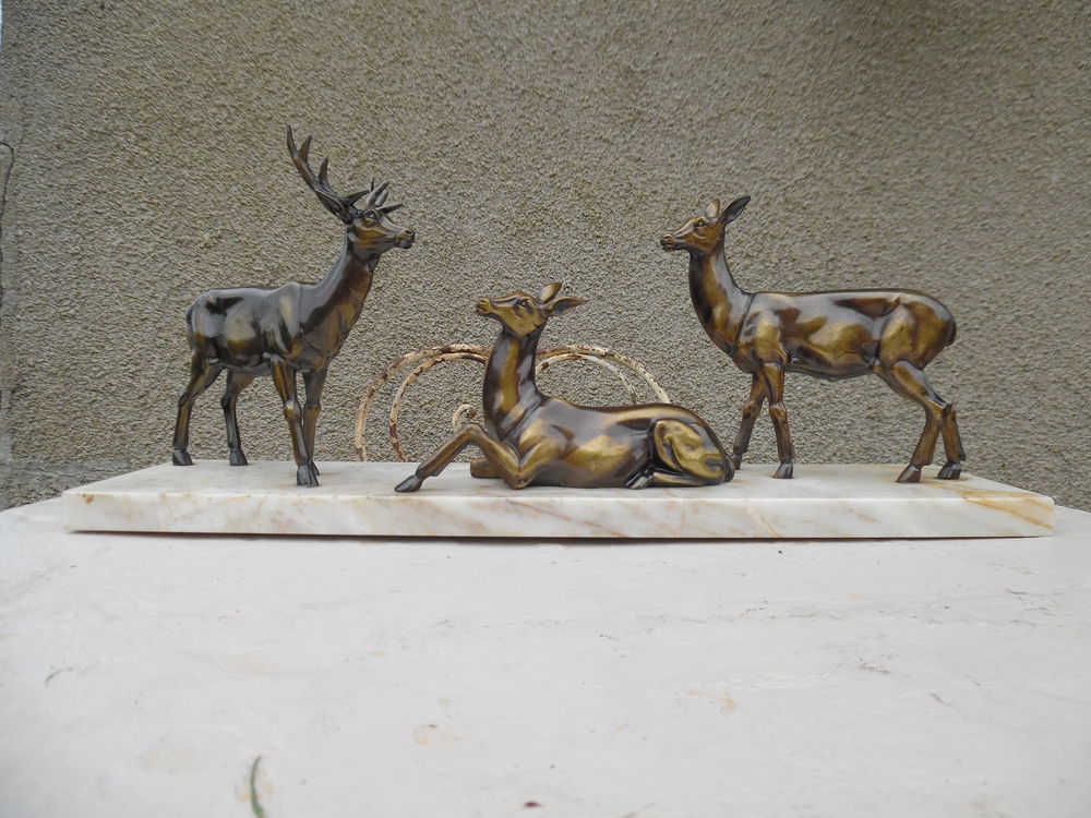 sculpture art d&eacute;co 2 biches 1 cerf ,bon &eacute;tat 
