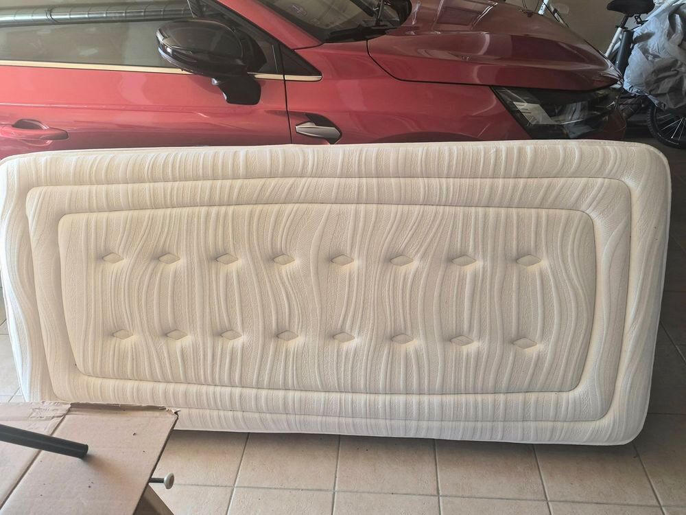 Matelas 90 x 200, 3 ans Hypson, excellent confort. 23 cms &eacute;p Décoration