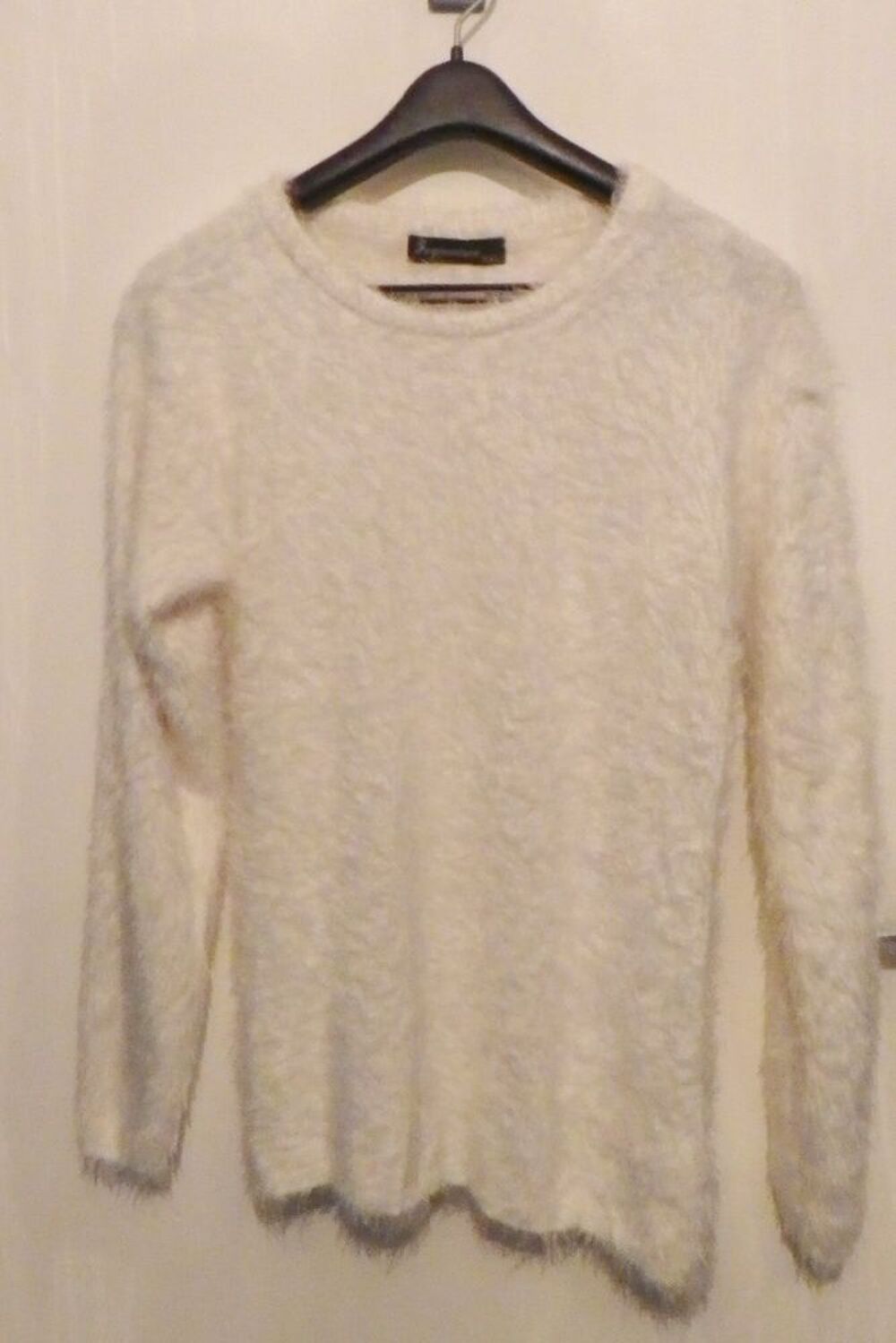 PULL BLANC DUVETEUX T46 XXL Vêtements