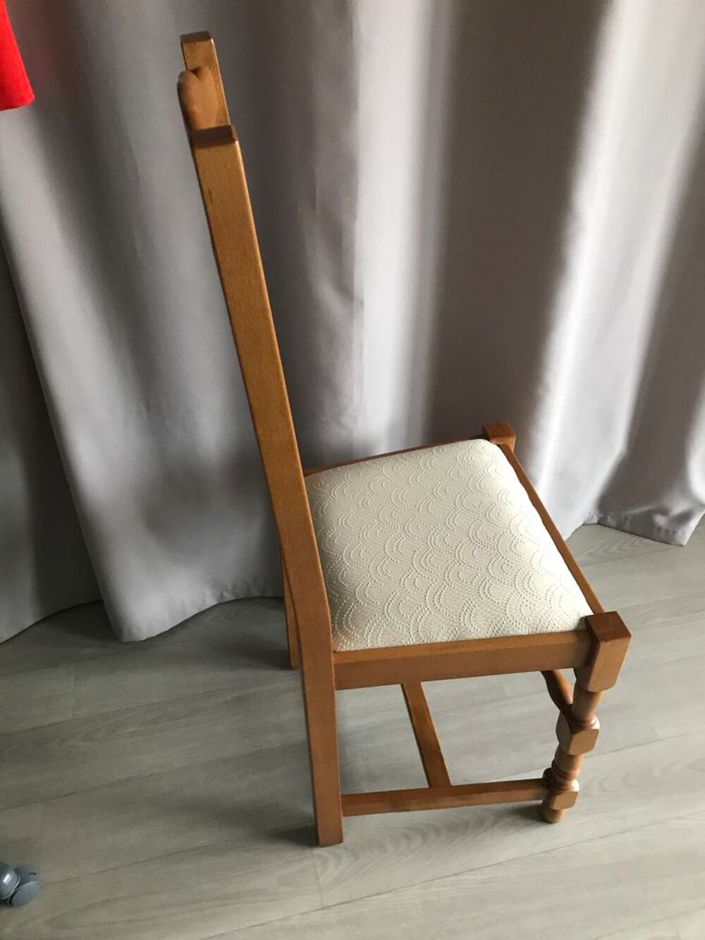 6 CHAISES DE SALLE A MANGER Meubles