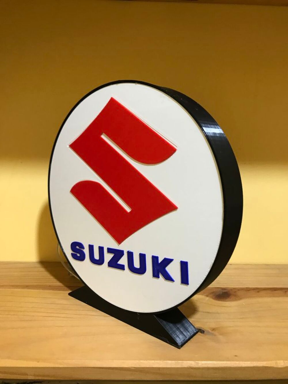Lampe SUZUKI r&eacute;alis&eacute;e par impression 3 d Décoration