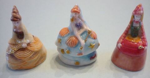 Fèves FLO : Série porcelaine 2002  LES PRINCESSES  10 Loivre (51)