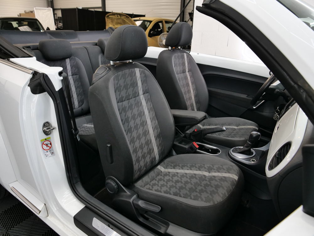 COCCINELLE II Coccinelle Cabriolet 1.2 TSI 105 BMT DSG7 Design 2018 occasion 69330 Pusignan