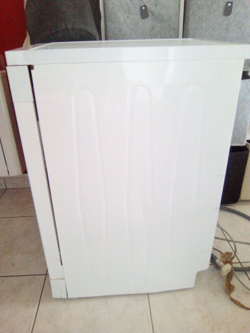 1 lave vaisselle 10 couverts Electroménager