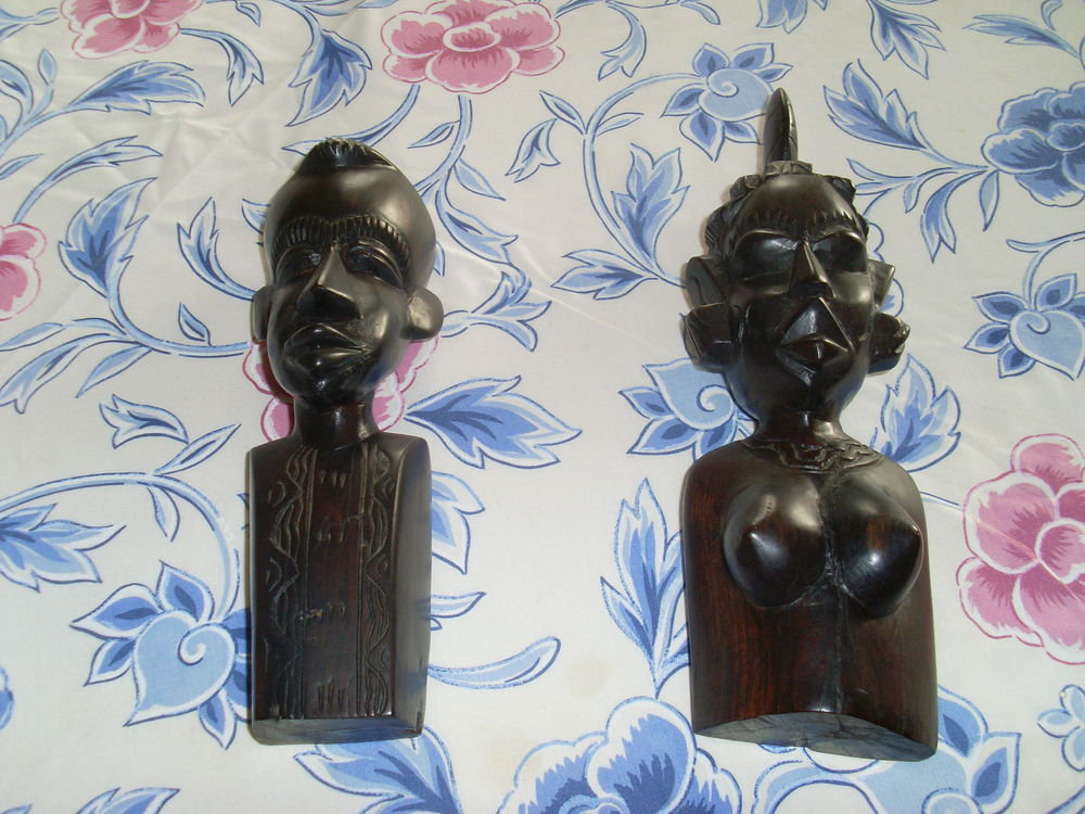 STATUETTES 