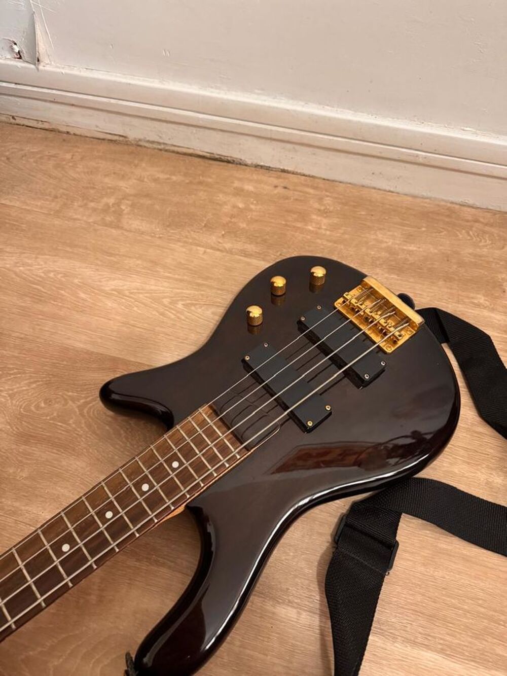 Guitare basse &eacute;l&eacute;ctrique noir Instruments de musique