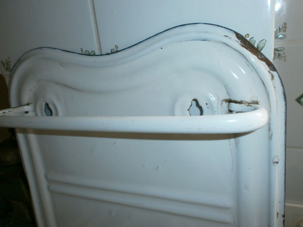 Ancien porte-louches &eacute;maill&eacute; Décoration