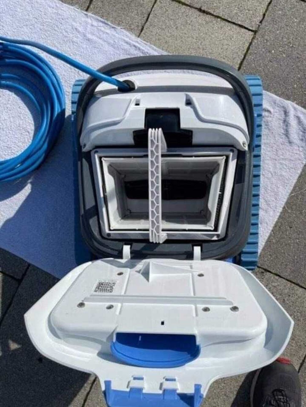 robot de piscine Dolphin s300i Jardin