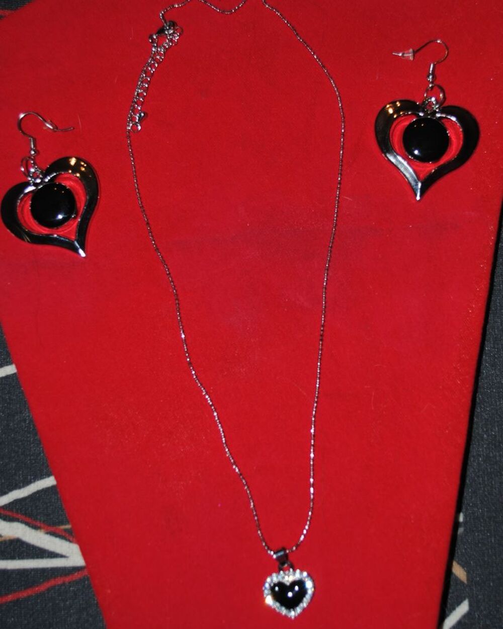 Saisissez le titre de votre objet. Bijoux et montres