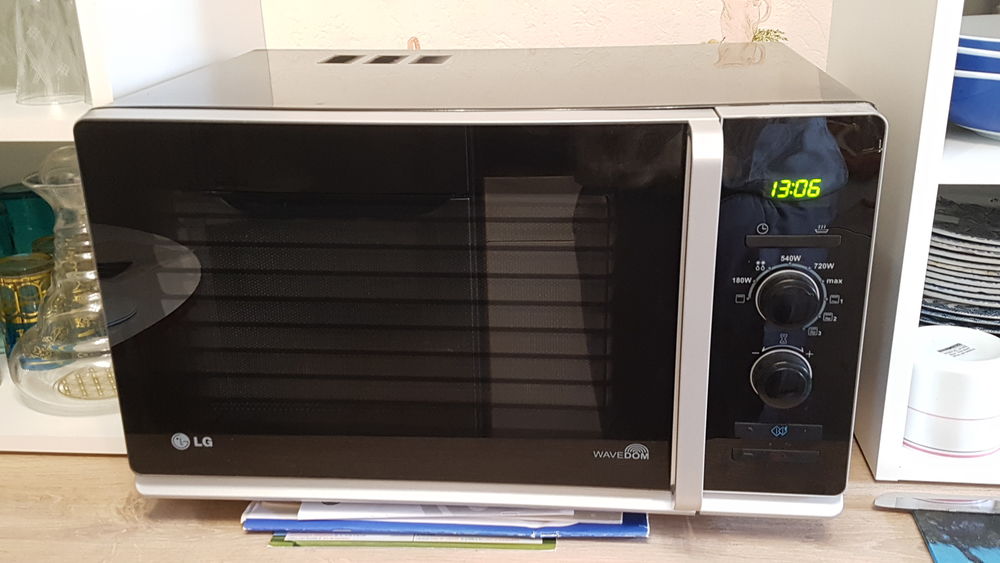 Vent Micro-ondes LG avec Grill Electromnager