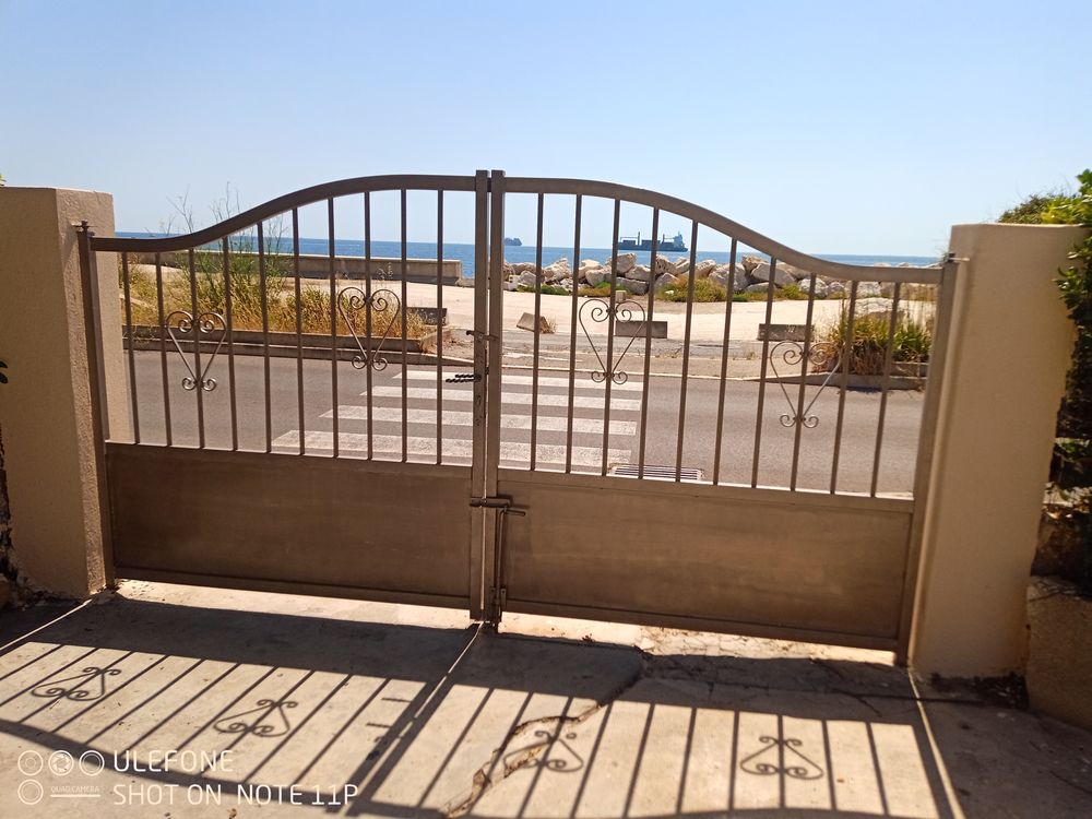   Villa climatisée en front de mer pour 2 à  6 personnes Provence-Alpes-Côte d'Azur, Port-de-Bouc (13110)