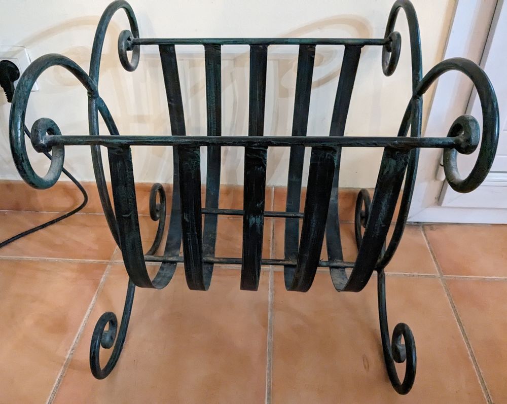 Porte-revue en fer forg&eacute; Décoration
