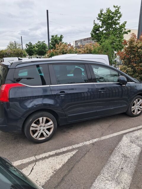 Peugeot 5008 1.6 e-HDi 115ch FAP BMP6 BLUE LION Activ