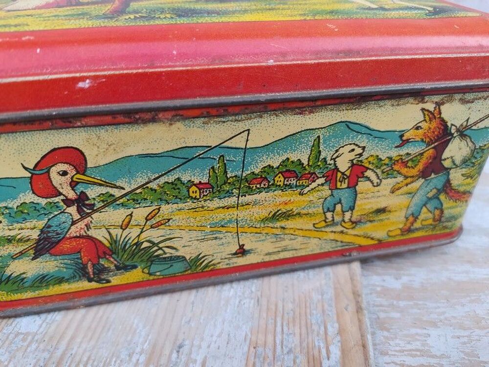Boite T&ocirc;le Biscuits Damoiseau Fables de La Fontaine. 