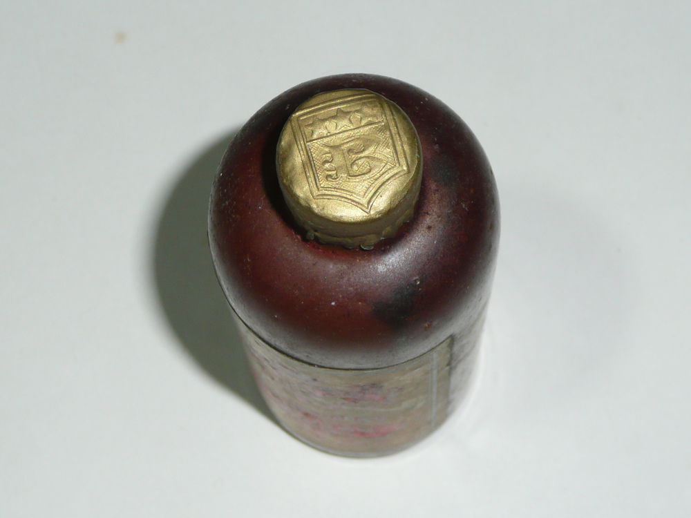Mignonette en c&eacute;ramique de cura&ccedil;ao rouge Bardinet 