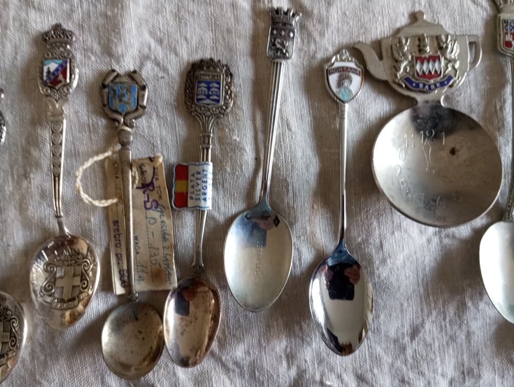 petites cuill&egrave;res de collection 