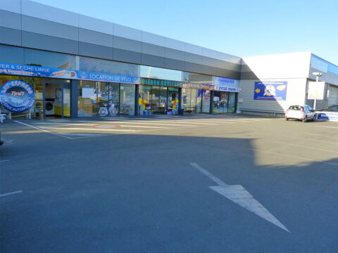 TRES BEAU LOCAL COMMERCIAL 1400 17480 Le chteau-d'olron