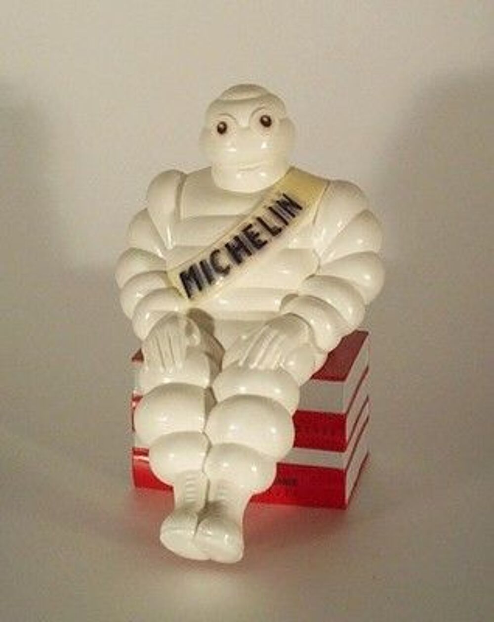 Recherche objets Bibendum Michelin. 