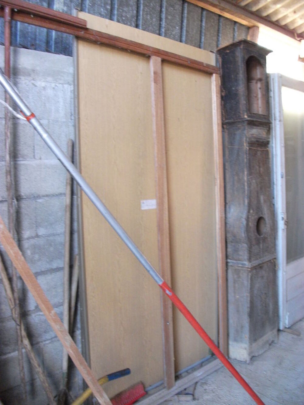 Grandes portes de garage et d'entr&eacute;e Bricolage
