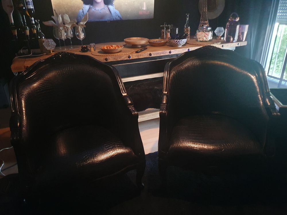 2 magnifiques fauteuils noirs Meubles