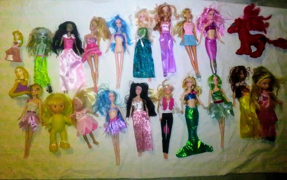 Lot poup&eacute;e barbie. Jeux / jouets