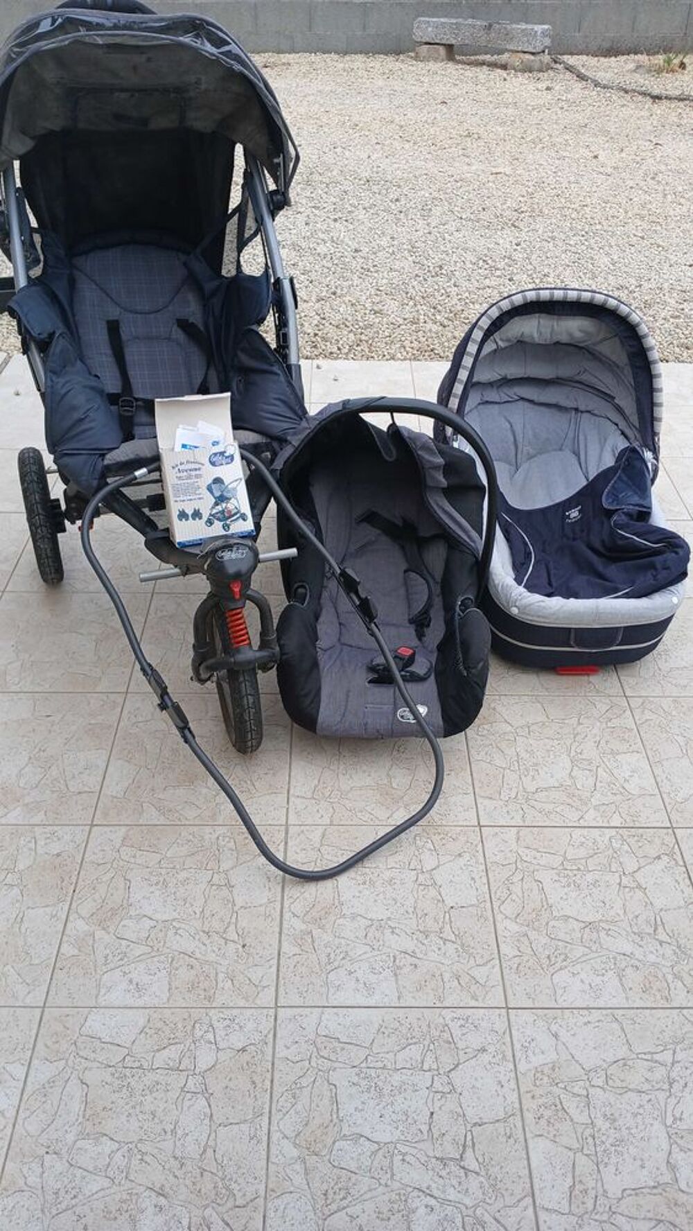 combine poussette,landeau,cosy escamotable Puériculture