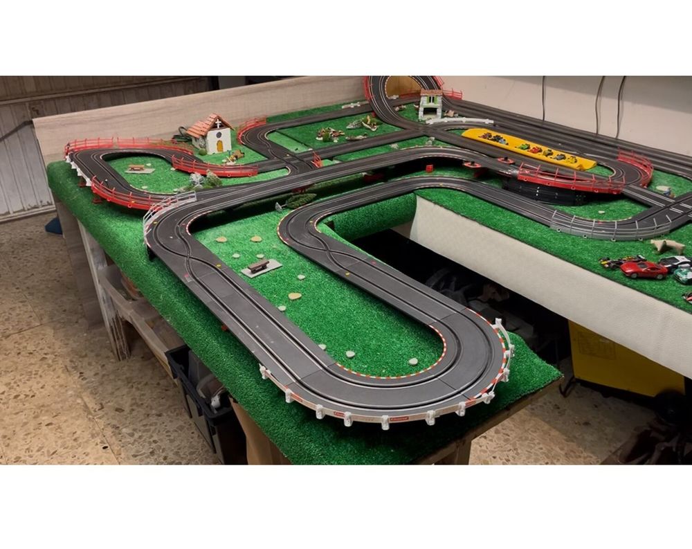 Tr&egrave;s beaux circuit CARRERA GO 1/43 Jeux / jouets