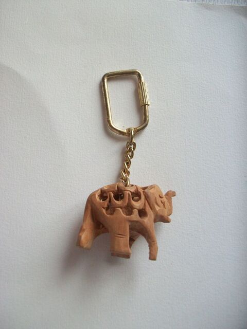 Porte clés éléphant bois bijou sac artisanat 5 Thizy (69)