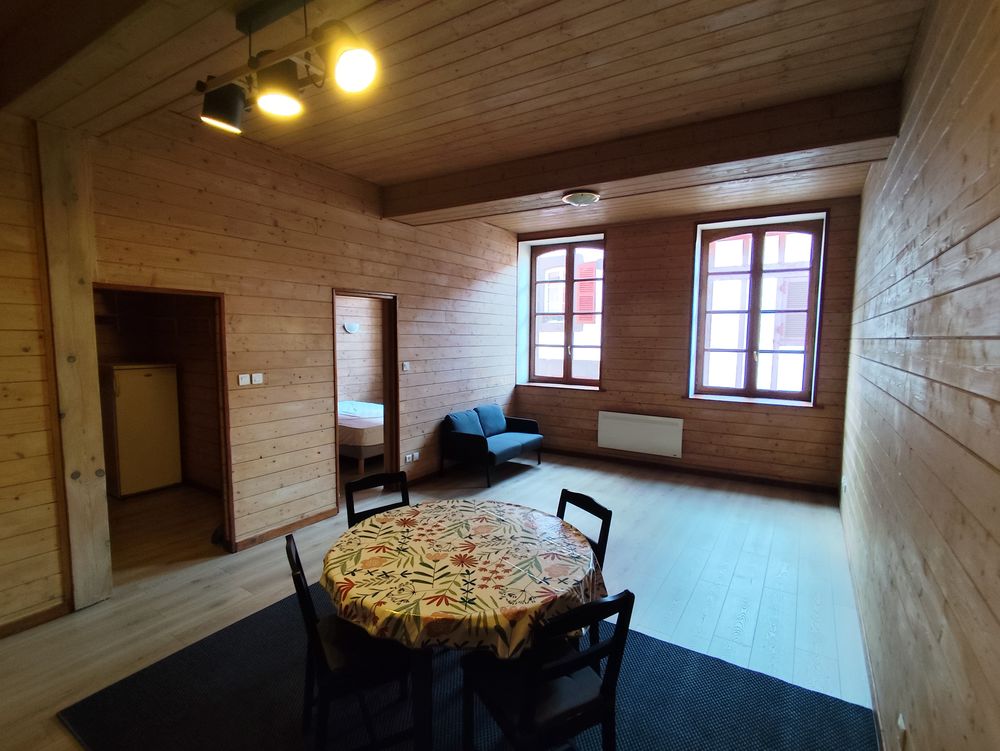 Location Appartement meublé T3 de 58 m2, 650€, Saint Jean Pied de Port Saint-jean-pied-de-port
