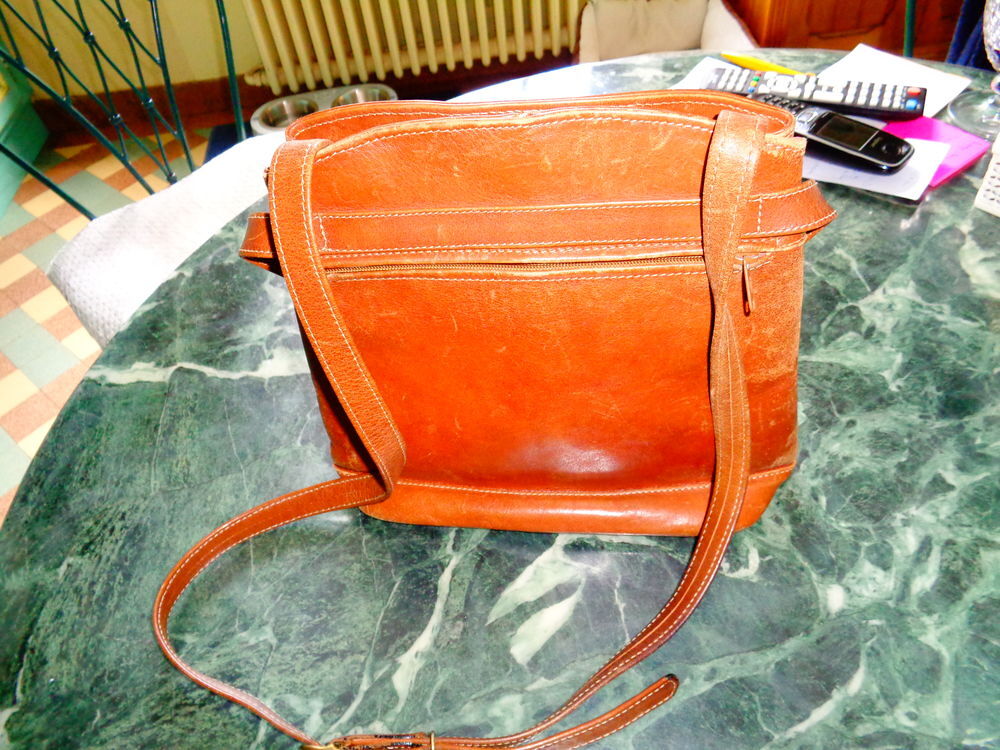 SAC SEAU DE LA MARQUE TEXIER Maroquinerie