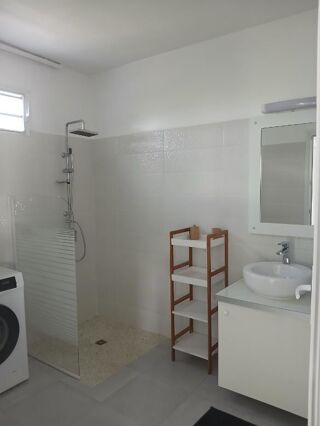  Villa à louer 2 pièces 70 m² Petit-bourg
