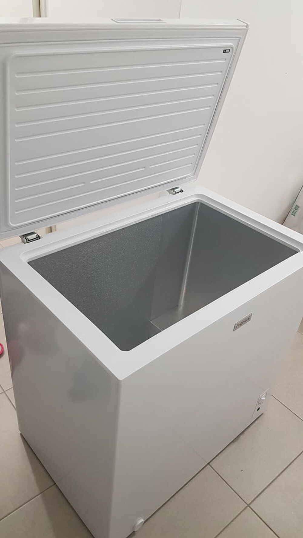 Cong&eacute;lateur 200 litres - Cat&eacute;gorie A+ Electroménager