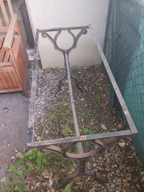 Pitement fer d une table bistrot 0 Draguignan (83)