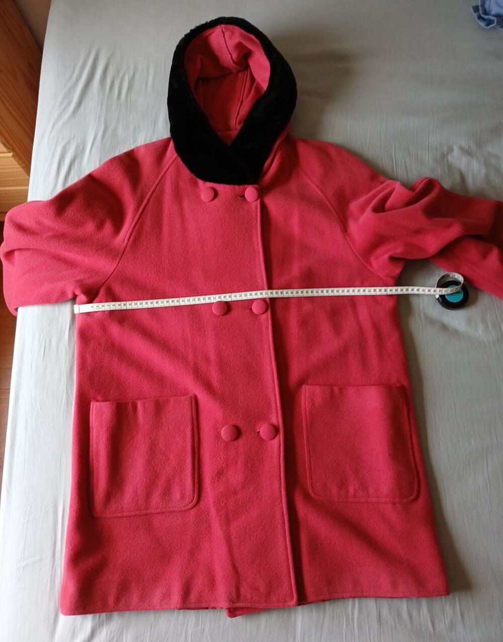MANTEAU AVEC CAPUCHE COULEUR VIEUX ROSE Vêtements