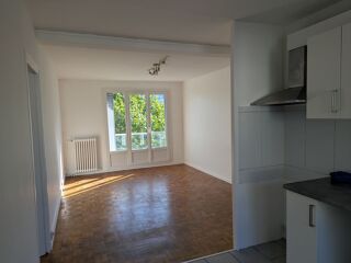  Appartement à louer 3 pièces 52 m²