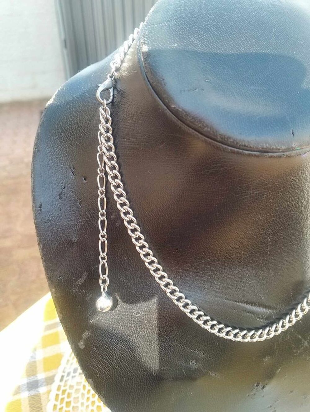 Collier Fantaisie avec Pendentif : R&eacute;glable en Longueur/Neuf Bijoux et montres