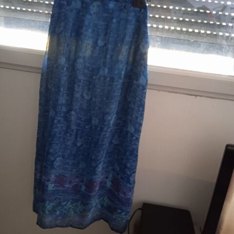 Jupe bleu longue taille 42 imprimée fleurs bleues 65 % visco 5 Saint-Rambert-d'Albon (26)