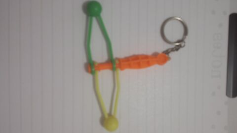 PORTE-CLEF ORANGE JAUNE VERT 1 Triel-sur-Seine (78)