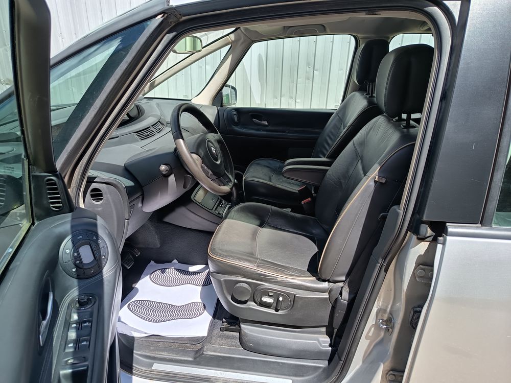 Grand Espace 2.0 dCi - 150 FAP Initiale A 2009 occasion 91100 Corbeil-Essonnes