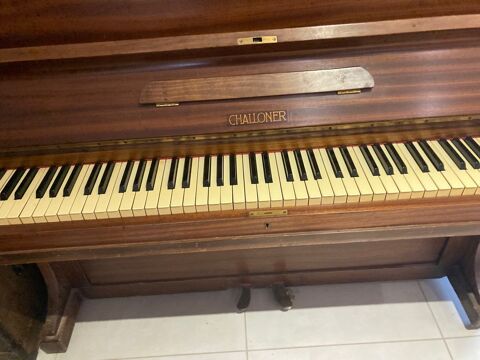PIANO DROIT 0 Soucy (89)