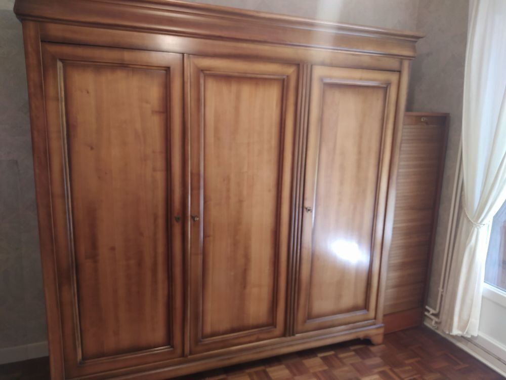 ARMOIRE EN MERISIER 3 PORTES Meubles