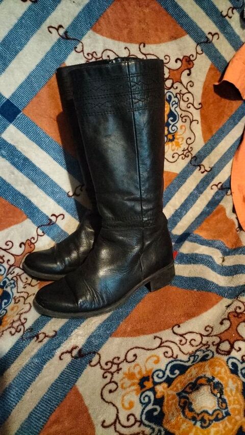 Bottes cuir san marina pointure 37 tr�s bon �tat 26 Cachan (94)