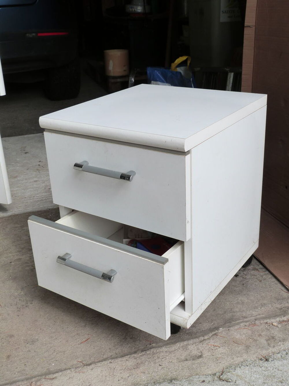 bureau et caisson
Meubles