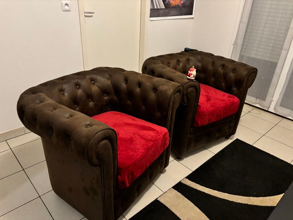 2 fauteuils &Eacute;tat Neuf type Chesterfield Décoration