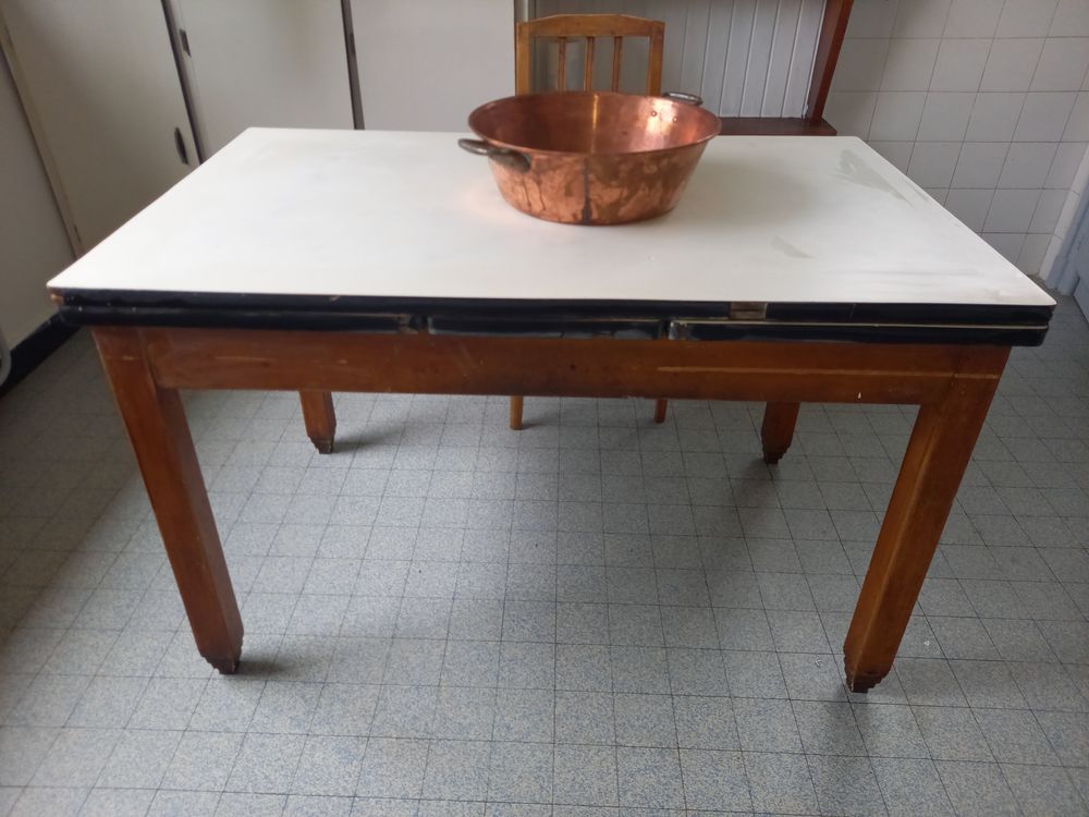 Table r&eacute;tro ann&eacute;e 50 Meubles