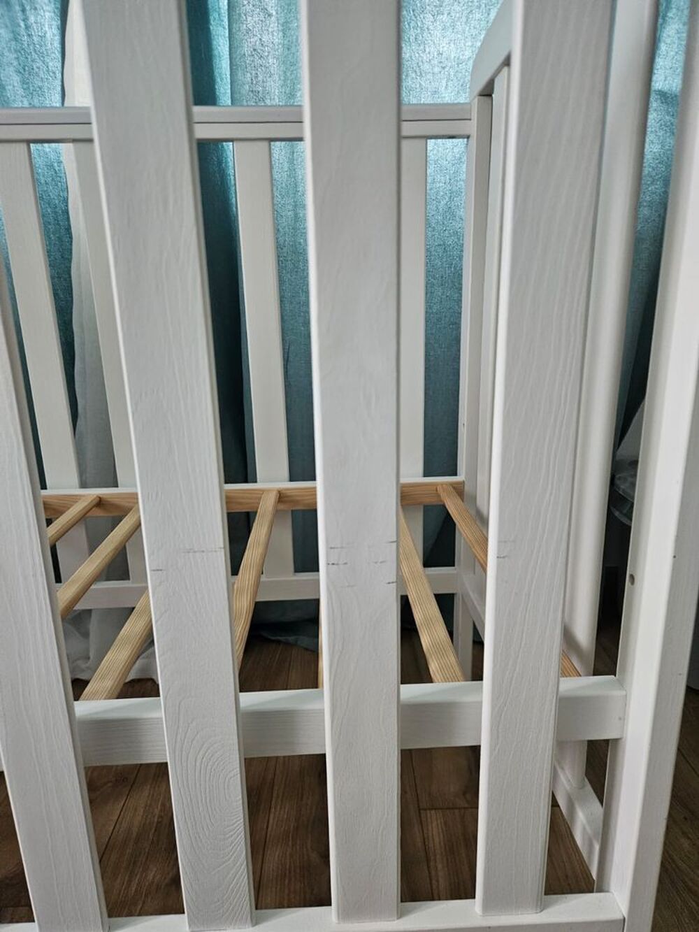 Lit b&eacute;b&eacute; blanc en bois Mobilier enfants
