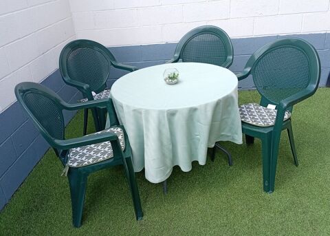 ensemble de jardin une table ronde & 4 fauteuils Brebières (62)