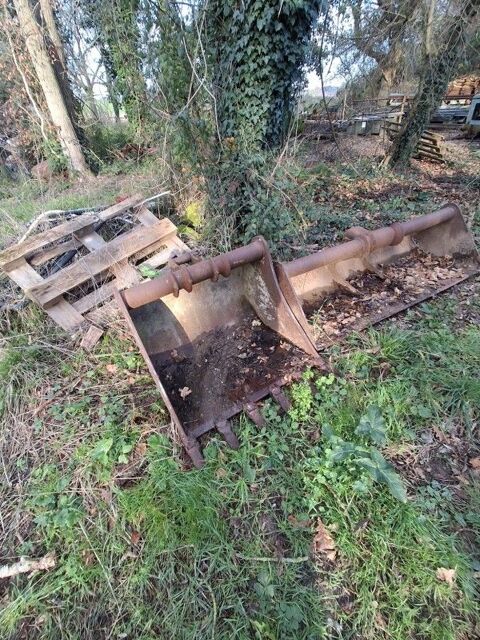 Utilitaire Pieces d&eacute;tach&eacute;es et accessoires Engins BTP  occasion Saint-Georges-des-Coteaux 17810