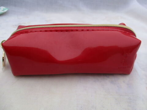 P'tite Trousse Rouge - Neuve 12 La Fert-Alais (91)