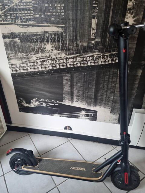 Trottinette �lectrique noire Viron 200 Grenoble (38)